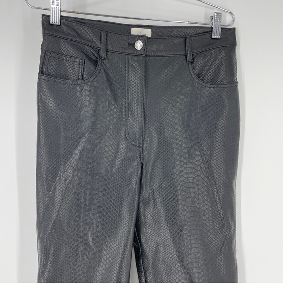 Wilfred Melina™ Pant
High-waisted Vegan Leather python pants - Picture 7 of 10